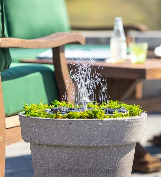 Plow & Hearth Inteligentny, bezprzewodowy, akumulatorowy zestaw fontanny Hydraia z funkcją ładowania 02XR691 podwórko i ogród